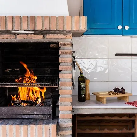 Villa With Pool, Bbq, Games & Fireplace Nerja