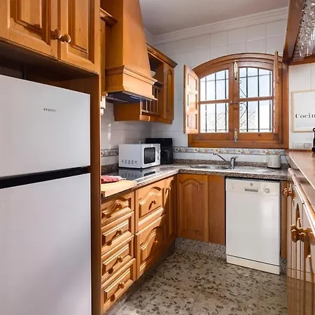 With Pool, Bbq, Games & Fireplace Villa Nerja