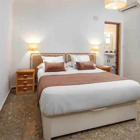 With Pool, Bbq, Games & Fireplace Villa