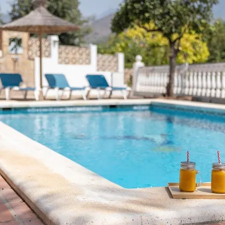 Villa With Pool, Bbq, Games & Fireplace Nerja
